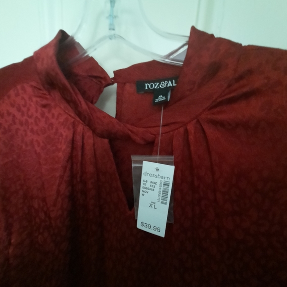 Red blouse - Picture 2 of 3